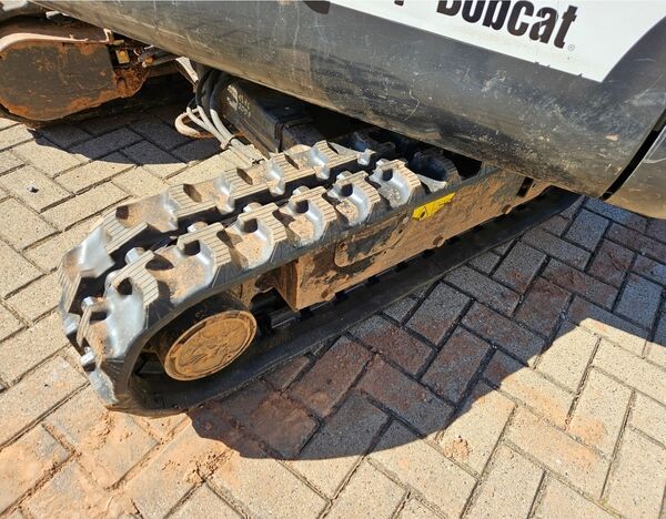 Gummiketten 230x96x33 für Bobcat E16
